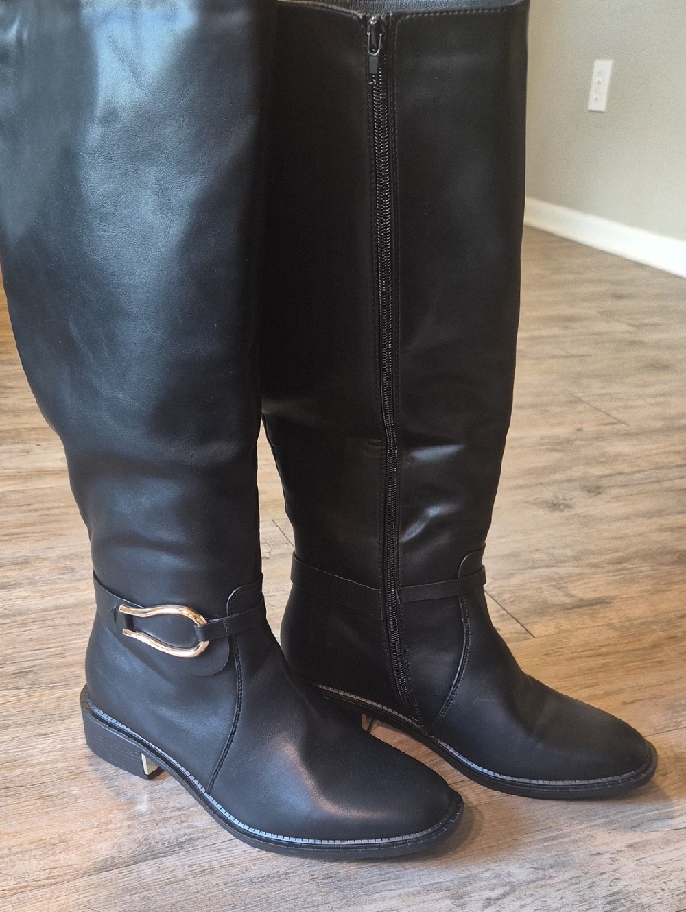 Black Women's Knee-High Riding Boots with Decorative Buckle